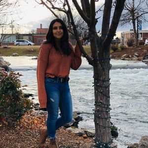 Meet your Posher, Crystal